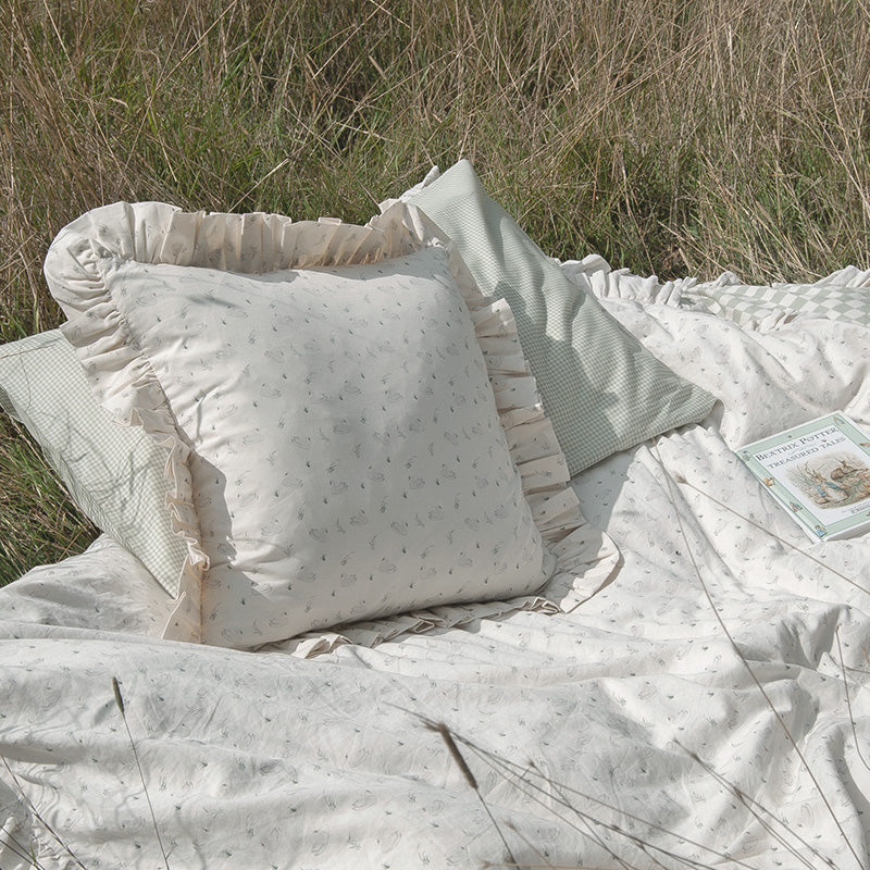 Ruffled Swan Cushion